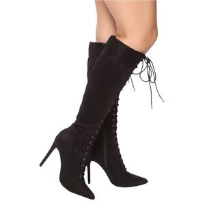 New In Box Can’t Fight This Feeling Black Harbor Boots, 9/10